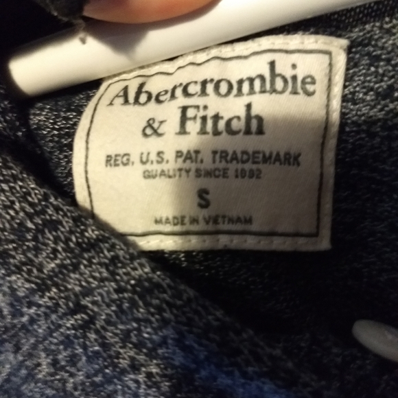 Abercrombie and Fitch longsleeve soft shirt - Picture 3 of 4